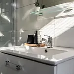 Urban Luxe Gelegen Met Wasmachine 아파트