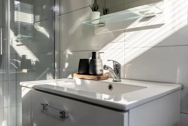 Urban Luxe Gelegen Met Wasmachine Apartman